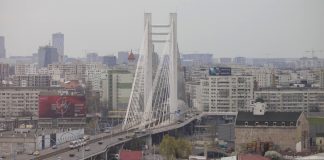 Accident pe podul Basarab din București.