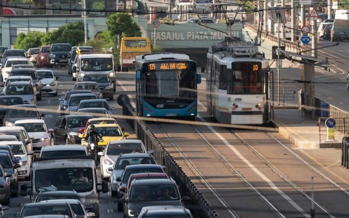 Cele mai aglomerate linii de transport public din București.