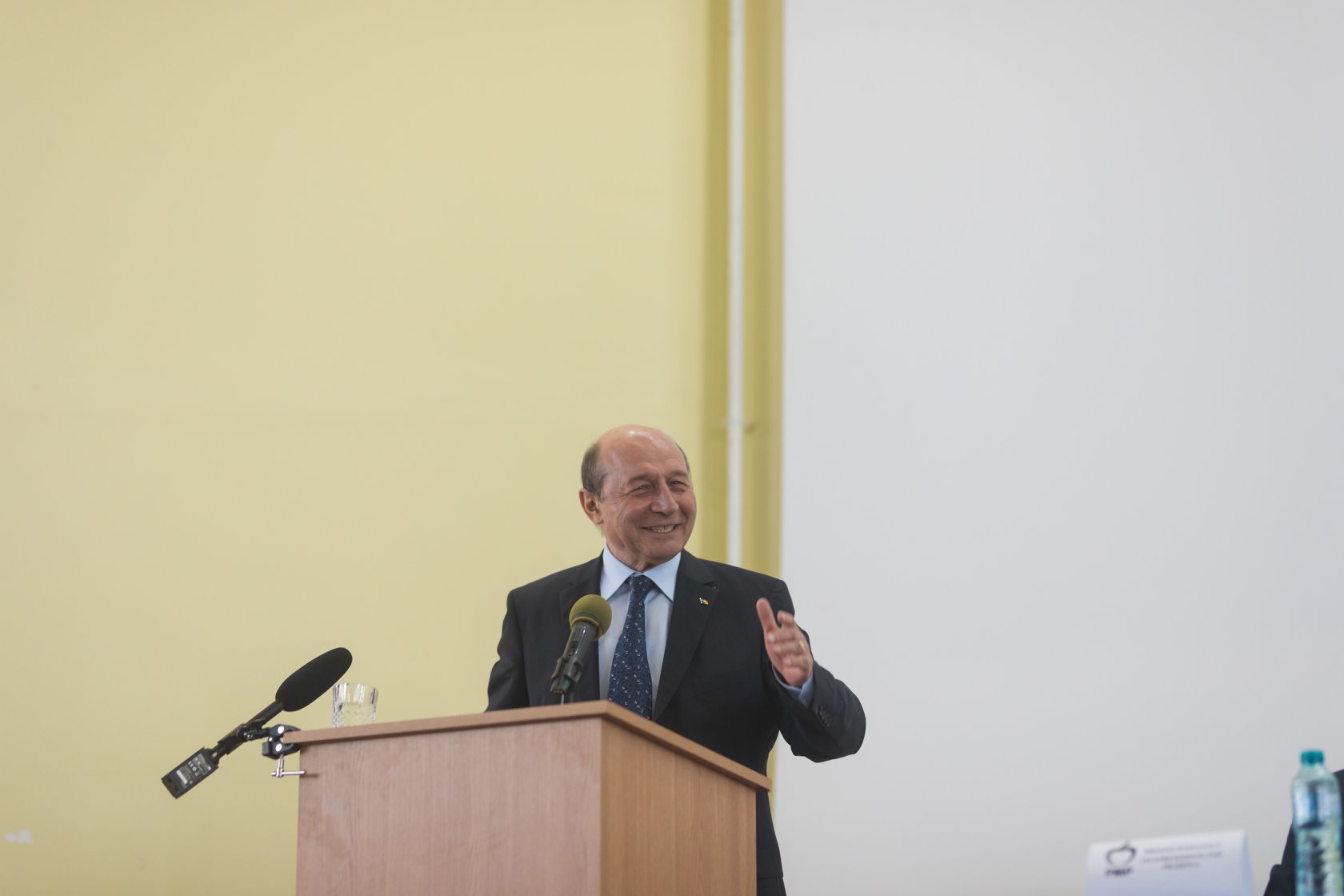 Băsescu: Având în vedere dinamica evenimentelor din Orientul Mijlociu, președintele Dan, România, trebuie să acționeze rapid, fără tergiversări, amânări și ezitări