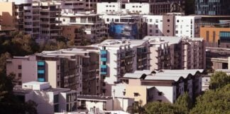 Tranzacțiile imobiliare au scăzut cu 32% în România și cu 36% în București în trimestrul al treilea