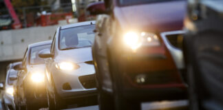 Angajaţii din România petrec 53 minute/zi pe drum pentru deplasarea dus-întors la locul de muncă, pe un traseu mediu de 17 km