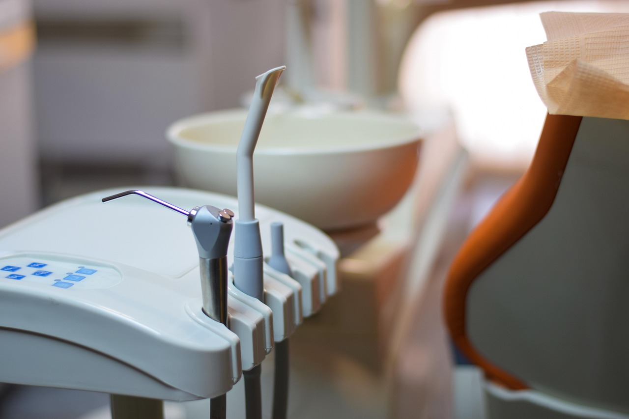 dentist 3528684 1280