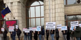 Apa lipsește, răspunderea întârzie: PUSL rămâne în stradă și cere demisia ministrei Diana Buzoianu