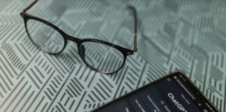 Mii de anunțuri de angajare false generate de AI. Cum poți evita escrocheriile