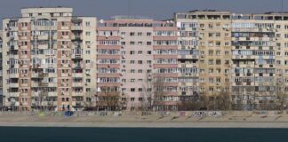 Ponderea românilor care sunt proprietari ai locuinţei pe care o deţin a scăzut