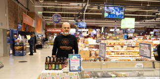 Peste 20 de artizani îşi prezintă produsele la evenimentul „De peste tot din ţară, în Bucureşti”, în hipermarketul Carrefour Băneasa