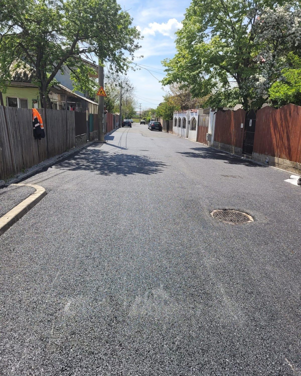 FOTO/ Intrarea Șimleu din Sectorul 5 a fost asfaltată, după multiple sesizări ale cetățenilor 1 703936352 943100445217905 8317391201293760536 n