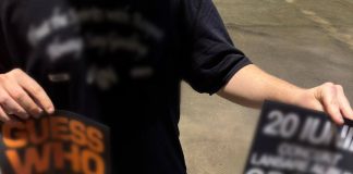 FOTO/ Prins de două ori în aceeași noapte lipind afișe ilegal: amendă de 8.000 de lei în București