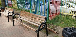 Adulți amendați după distrugerea unei bănci într-un loc de joacă din Sectorul 6