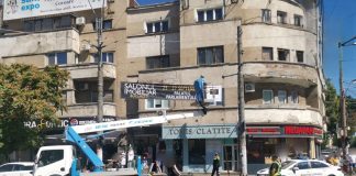 FOTO/ Poliția Locală Sector 2 continuă desființarea bannerelor publicitare amplasate ilegal