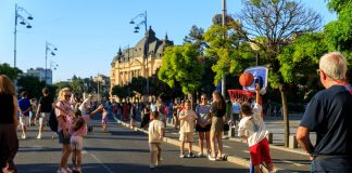 Motociclete istorice, artă, sport și experiențe urbane, în acest weekend, la „Străzi Deschise-București”