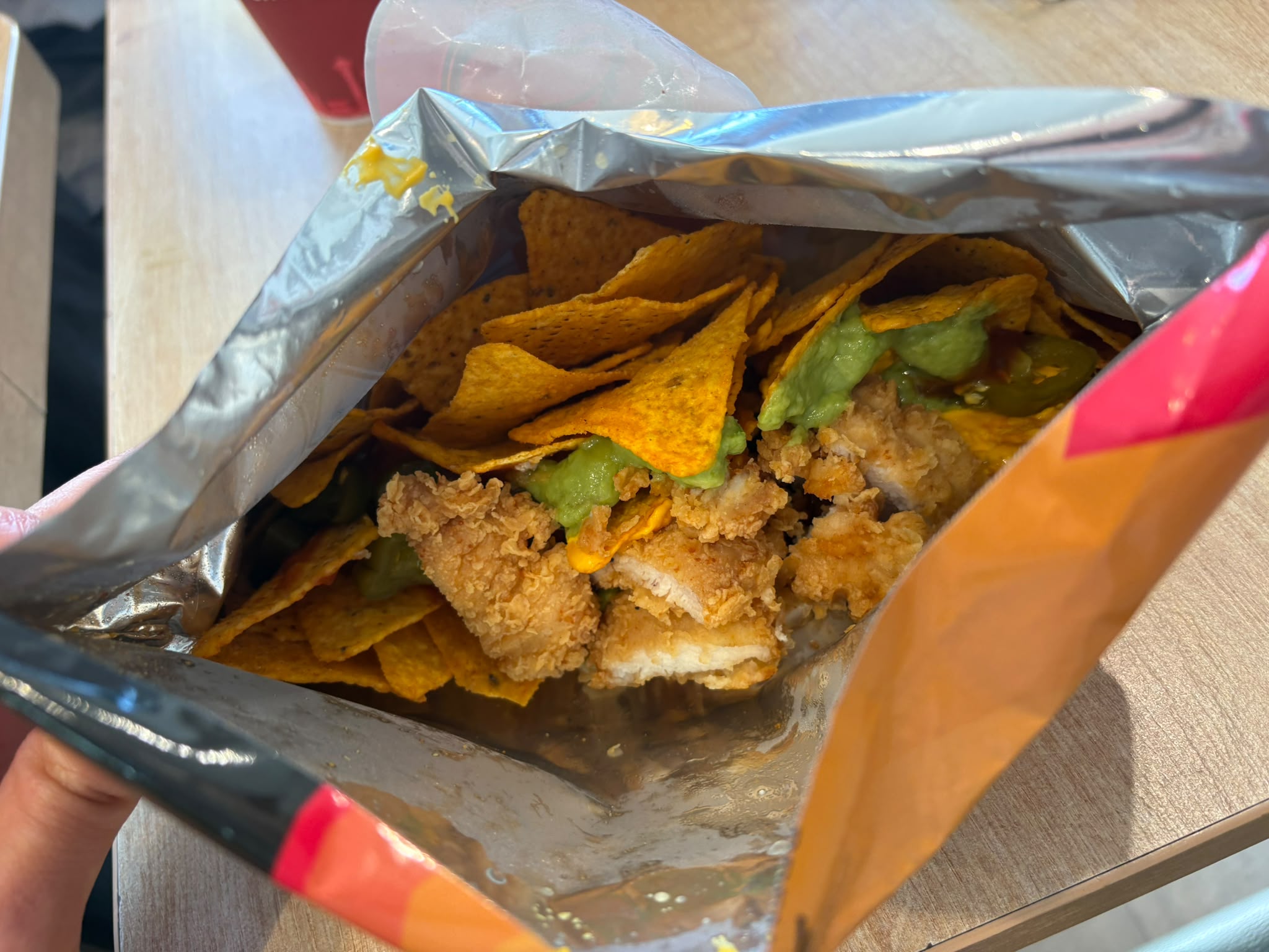 Doritos Loaded a ajuns în meniul KFC din România. Chipsurile din tortilla sunt făcute într-o fabrică de lângă București 3 WhatsApp Image 2026 09 16 at 10.27.32