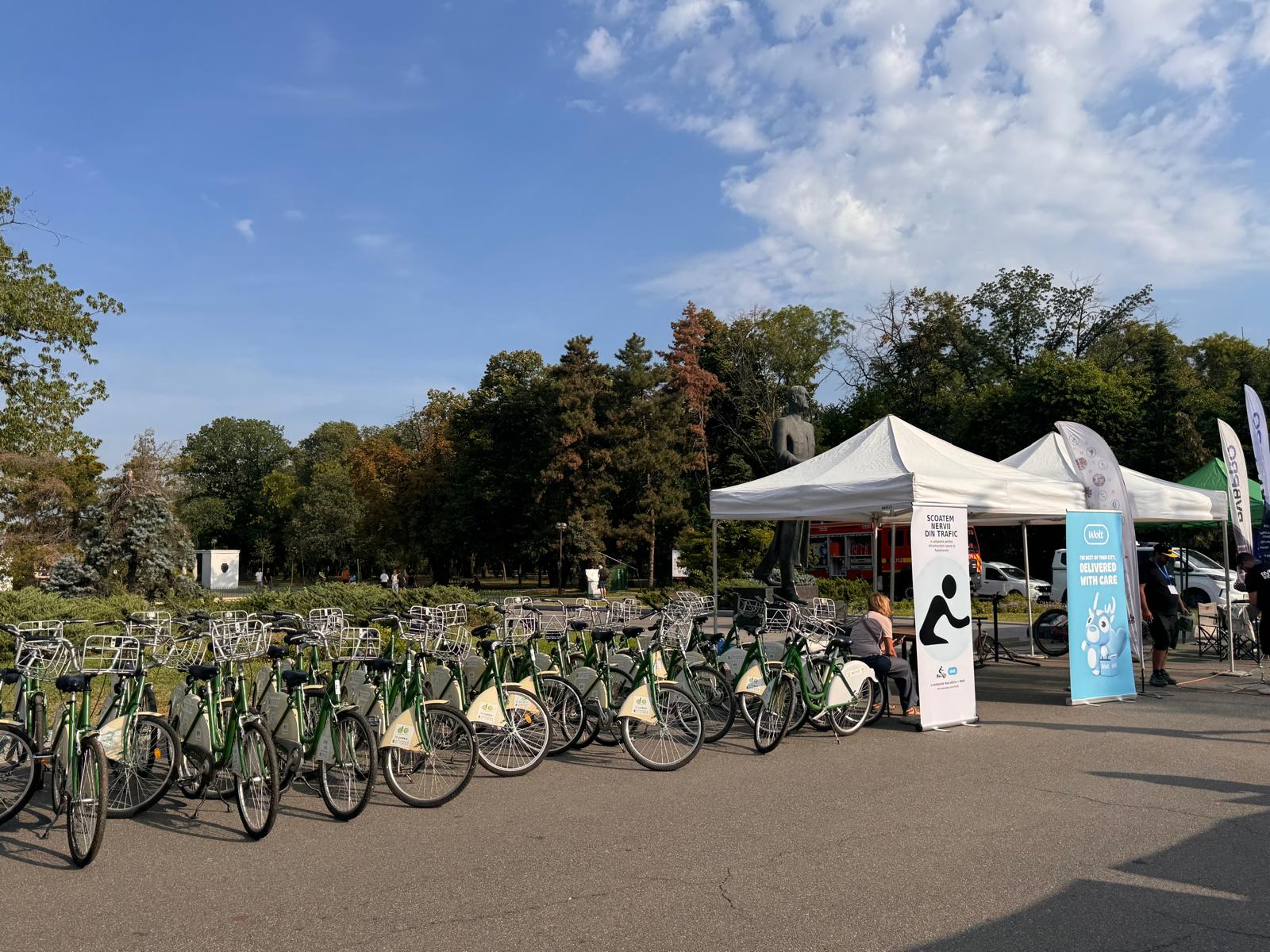 Butoane de alertă gratuite pentru curierii pe bicicletă din București. Inițiativa Wolt pentru traficul din Capitală 2 Wolt HaicuBicla
