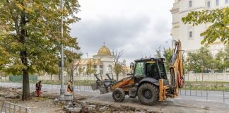 Trotuarele de pe Calea 13 Septembrie, refăcute după zeci de ani. Vor fi amenajate spații verzi și zone cu bănci