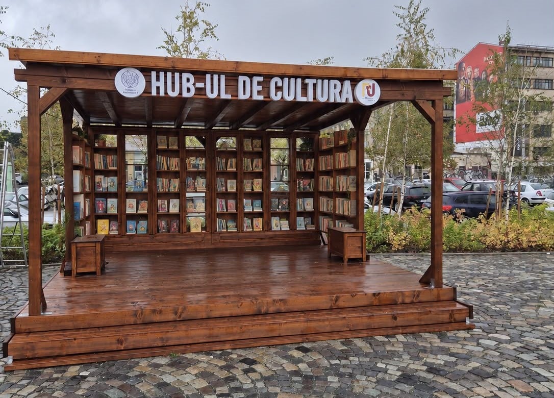VIZUAL biblioteca in aer liber